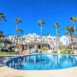 Lovely 2 Bedroom In Oasis De Capistrano, Nerja